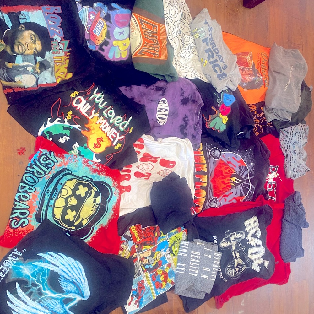 Graphic design t-shirt bundle